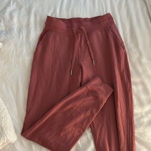 Lululemon scuba high rise jogger in dusty rose